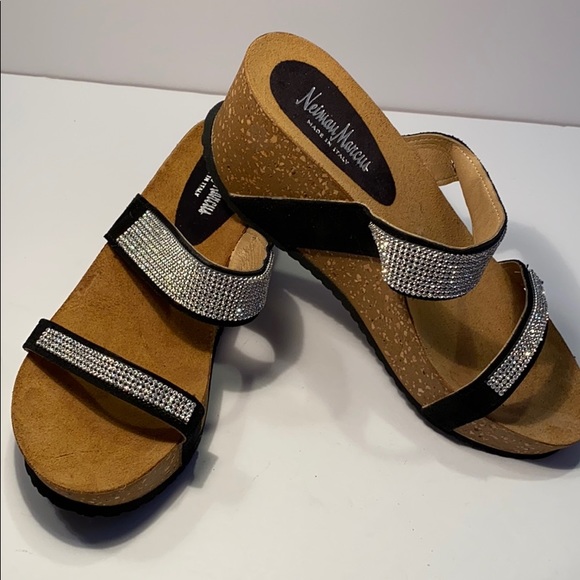 Neiman Marcus - Picture 2 of 3